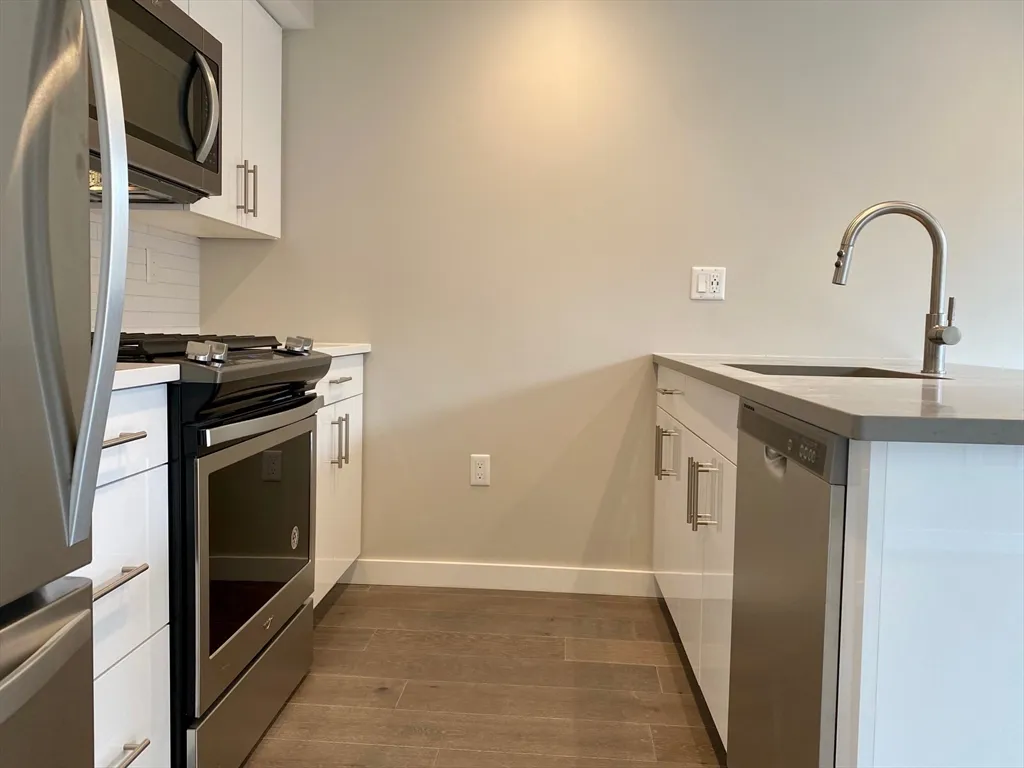 2 bed, 2 bath apartment for rent at 244 Hanover St Unit 610, North End — photo 5 of 16