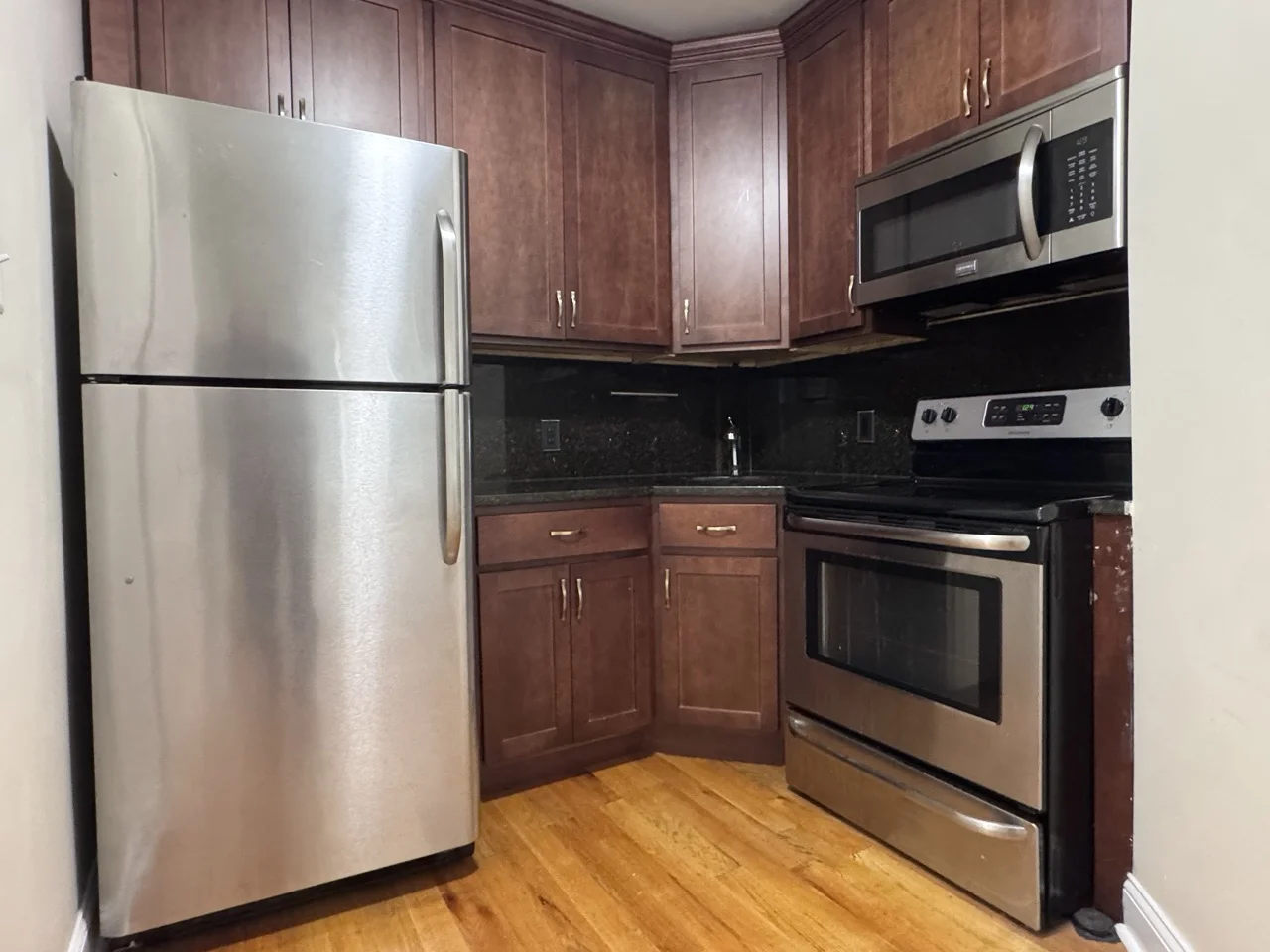 2.5 bed, 1 bath apartment for rent at 244 Kelton St Unit 11, Brighton