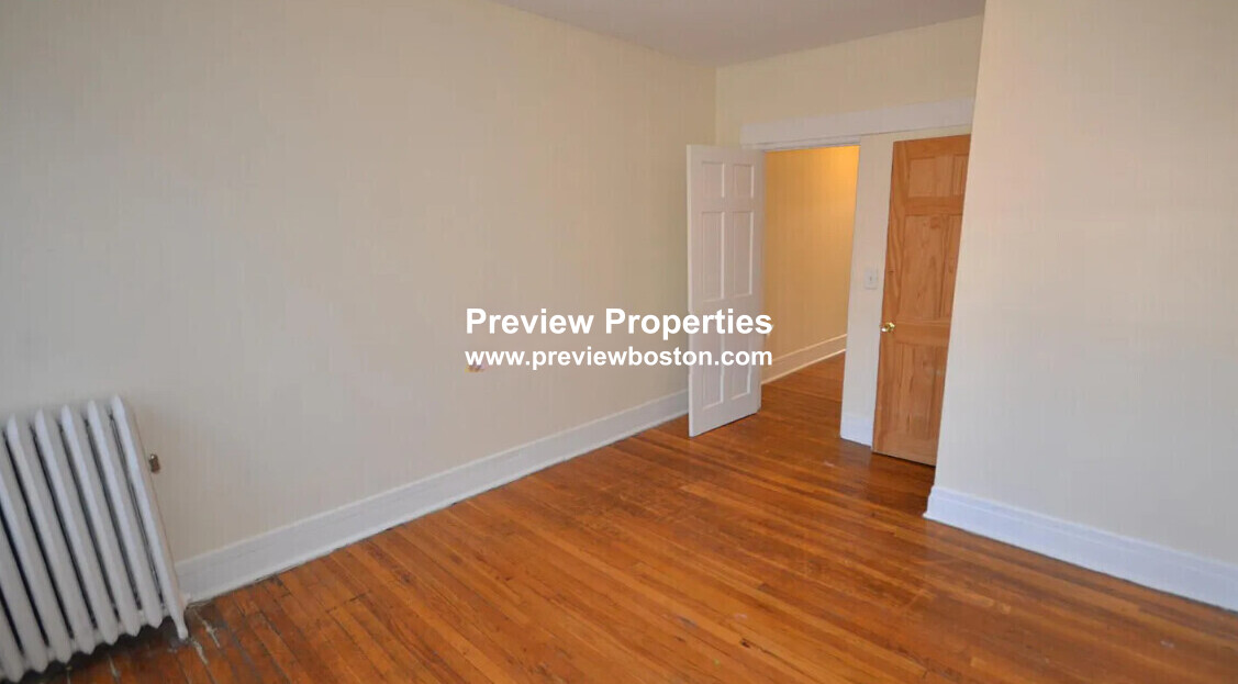 2 bed, 1 bath apartment for rent at 244 Kelton St Unit 6P, Brighton — photo 5 of 7