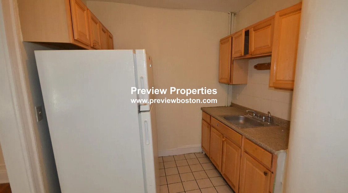 2 bed, 1 bath apartment for rent at 244 Kelton St Unit 6P, Brighton — photo 2 of 7