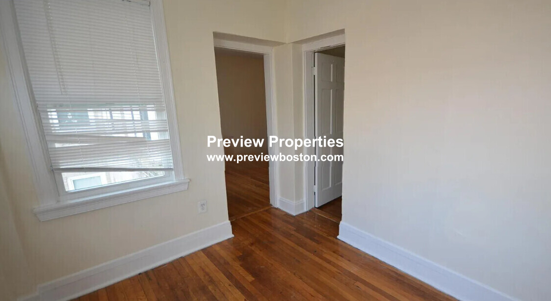 2 bed, 1 bath apartment for rent at 244 Kelton St Unit 6P, Brighton — photo 4 of 7