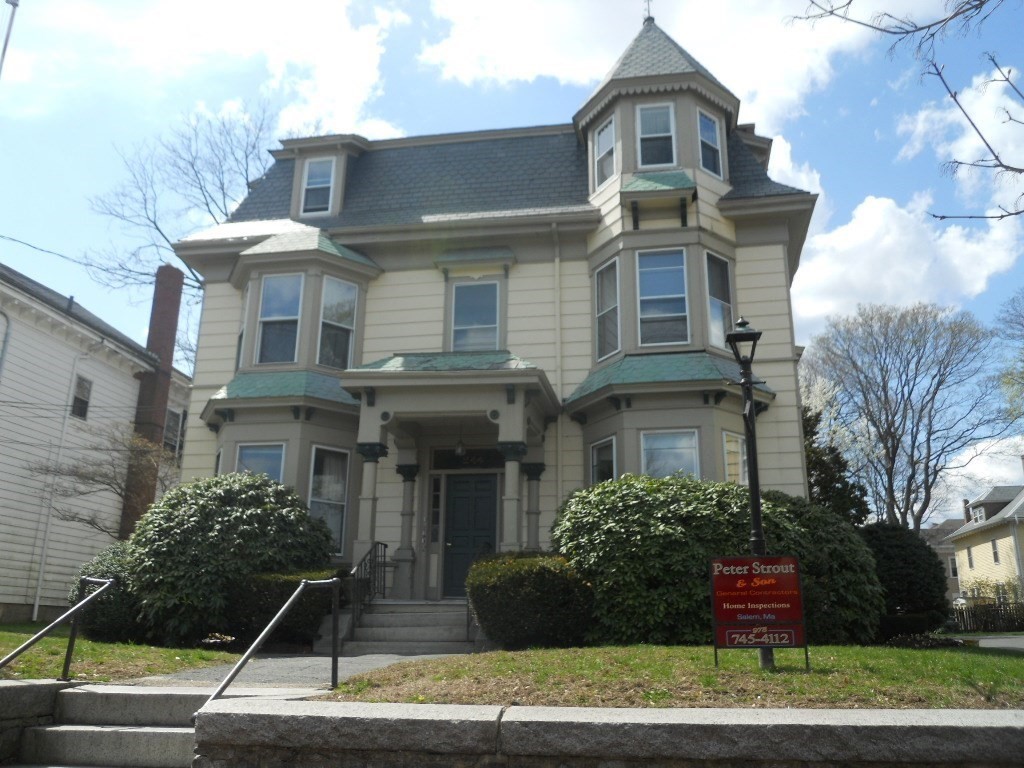 1 bed, 1 bath apartment for rent at 244 Lafayette St Unit 1L, Salem