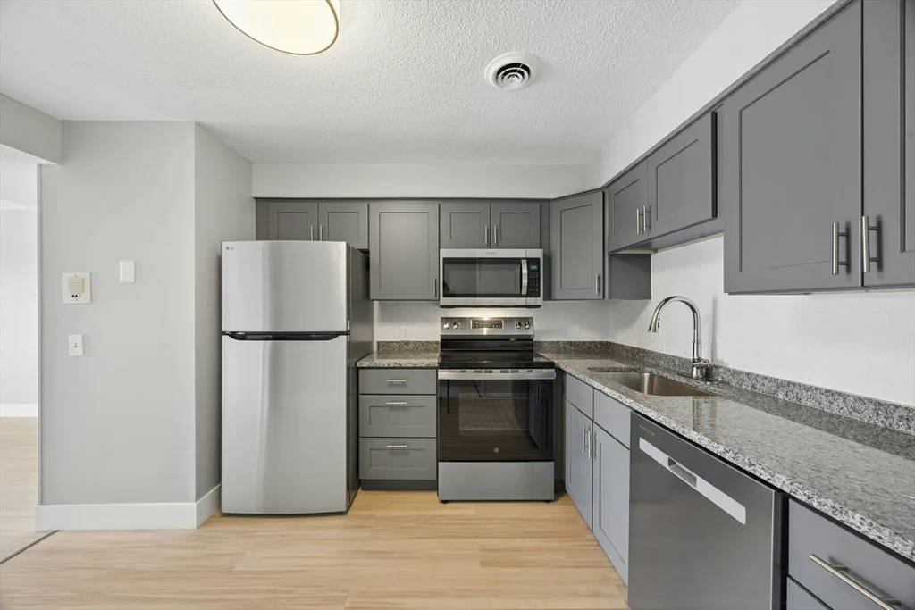 2 bed, 1 bath apartment for rent at 244 Mount Vernon St Unit 9, Lawrence — photo 15 of 37