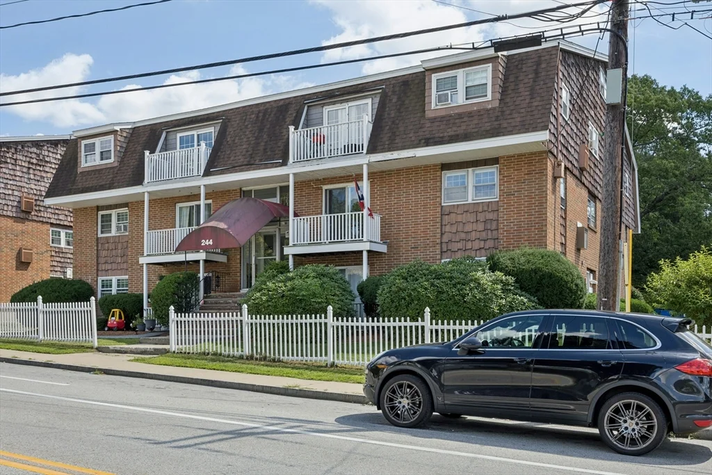 2 bed, 1 bath apartment for rent at 244 Mount Vernon St Unit 9, Lawrence — photo 3 of 37