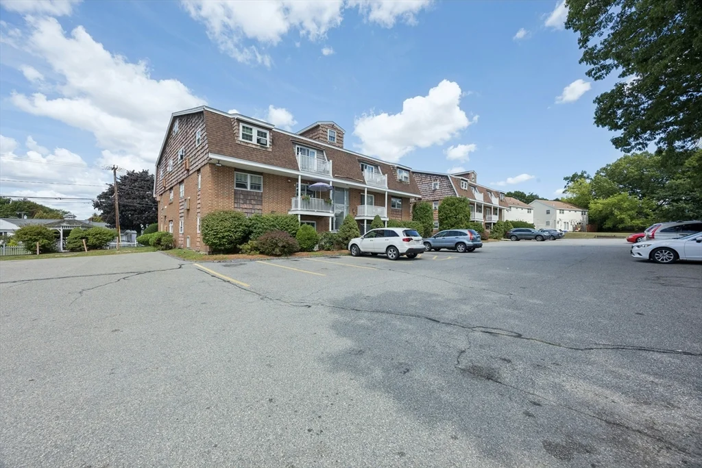 2 bed, 1 bath apartment for rent at 244 Mount Vernon St Unit 9, Lawrence — photo 31 of 37