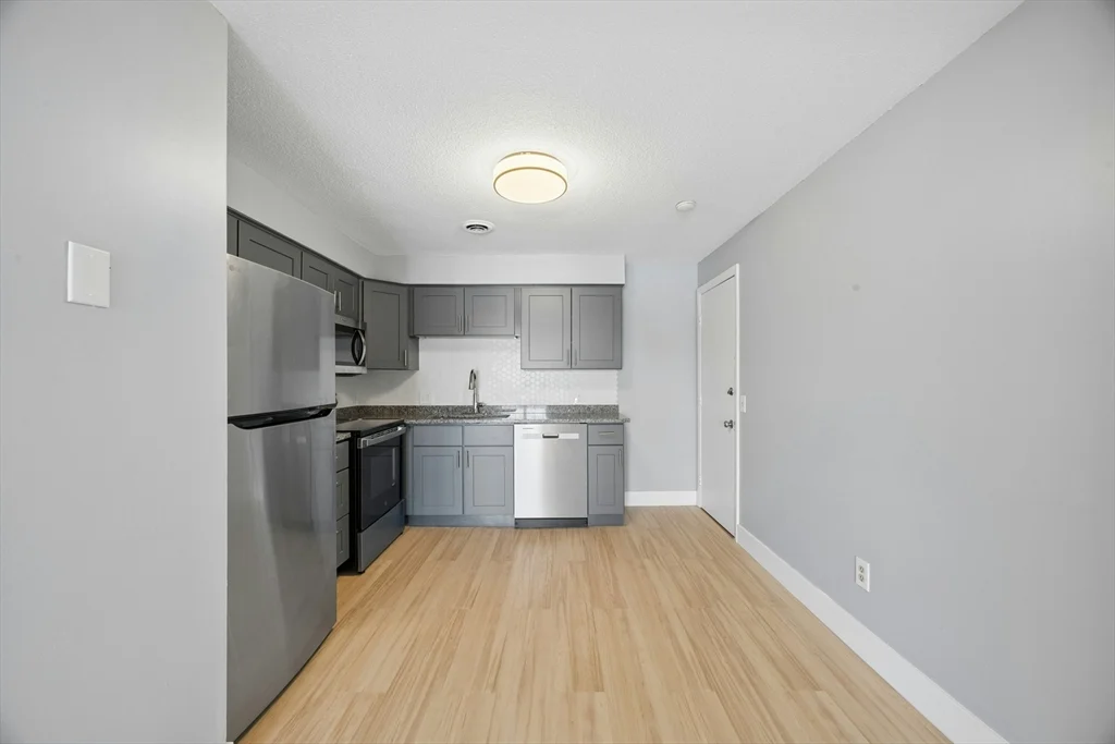 2 bed, 1 bath apartment for rent at 244 Mount Vernon St Unit 9, Lawrence — photo 10 of 37