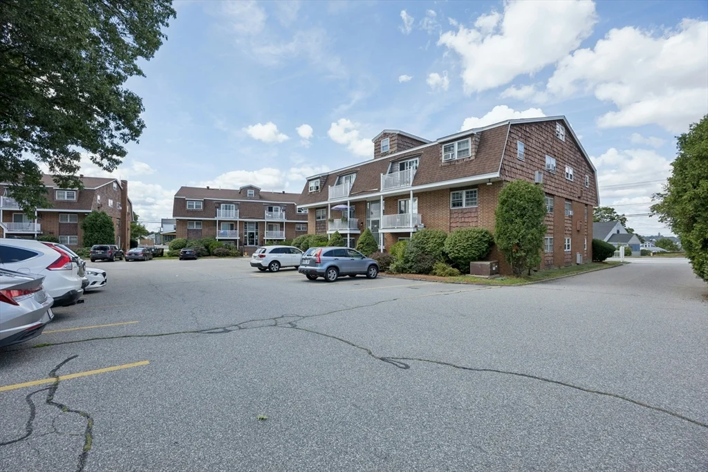 2 bed, 1 bath apartment for rent at 244 Mount Vernon St Unit 9, Lawrence — photo 32 of 37