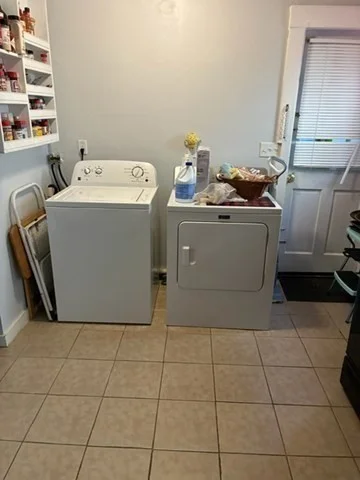 2 bed, 1 bath apartment for rent at 244 Newbury Ave Unit 1, Quincy — photo 3 of 6