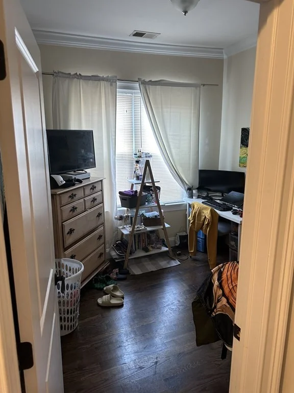 4 bed, 2 bath apartment for rent at 244 Paris St Unit 3, East Boston — photo 7 of 9