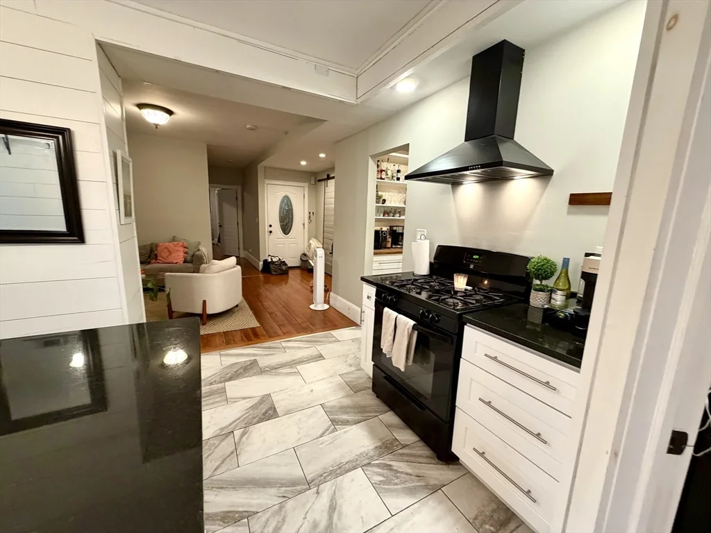 2 bed, 2 bath apartment for rent at 244 W 3rd Unit 2, South Boston — photo 3 of 18