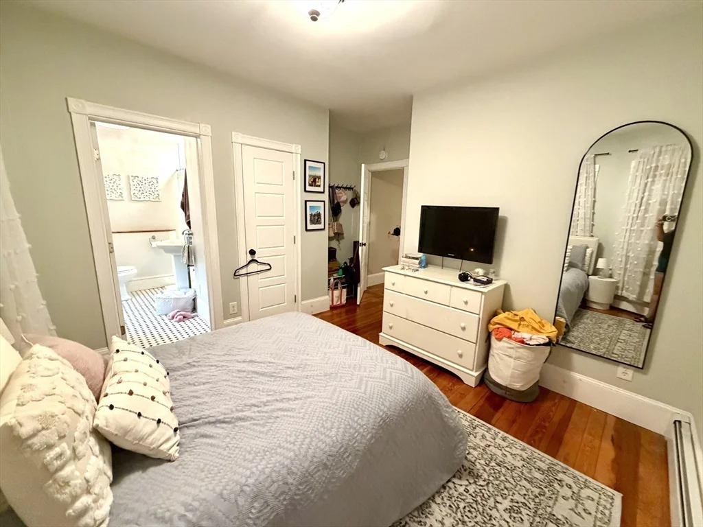 2 bed, 2 bath apartment for rent at 244 W 3rd Unit 2, South Boston — photo 8 of 18