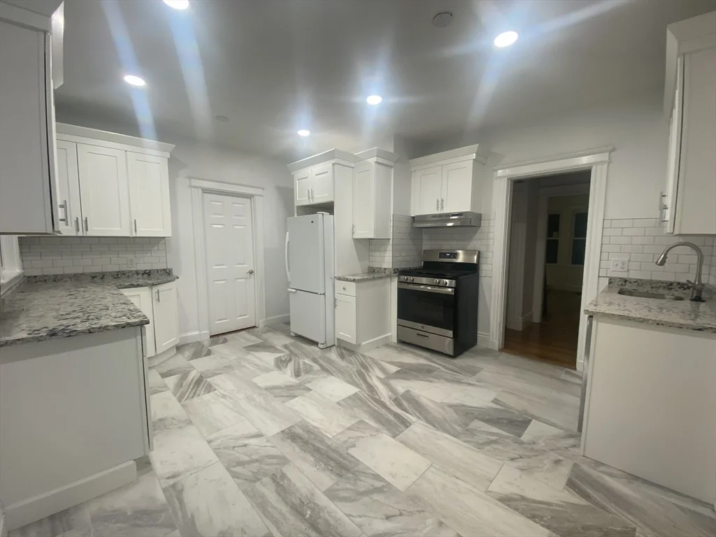 4 bed, 1 bath apartment for rent at 244 Winchester St Unit 1, Brookline