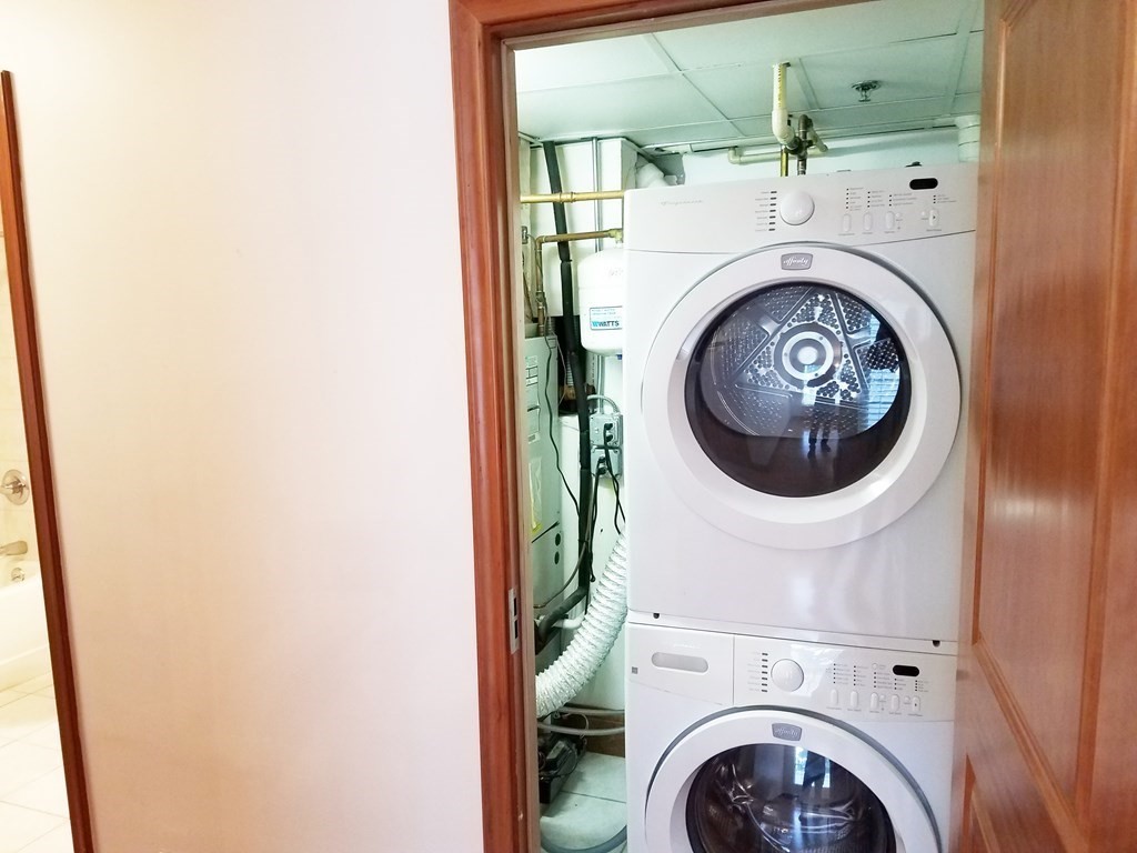 2 bed, 2 bath apartment for rent at 2440 Massachusetts Ave Unit 7, Cambridge — photo 8 of 14