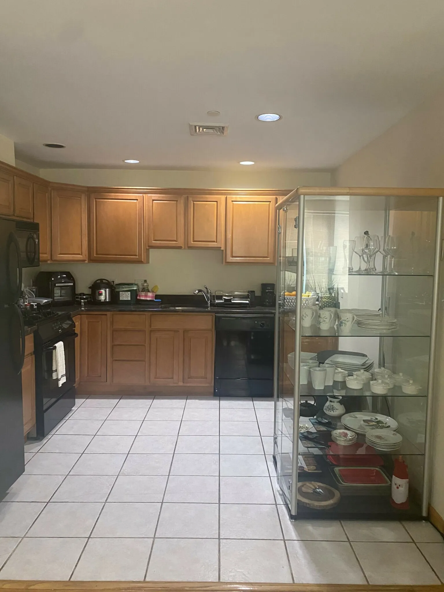 1 bed, 1 bath apartment for rent at 2443 Massachusetts Ave Unit 6, North Cambridge