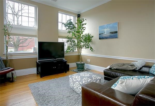 1 bed, 1 bath apartment for rent at 245 Beacon St Unit 4, Somerville — photo 3 of 8