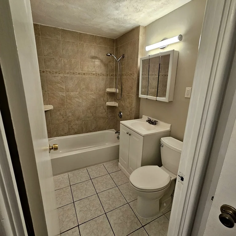 2 bed, 1 bath apartment for rent at 245 Boston Post Rd Unit 7, Marlborough — photo 6 of 10