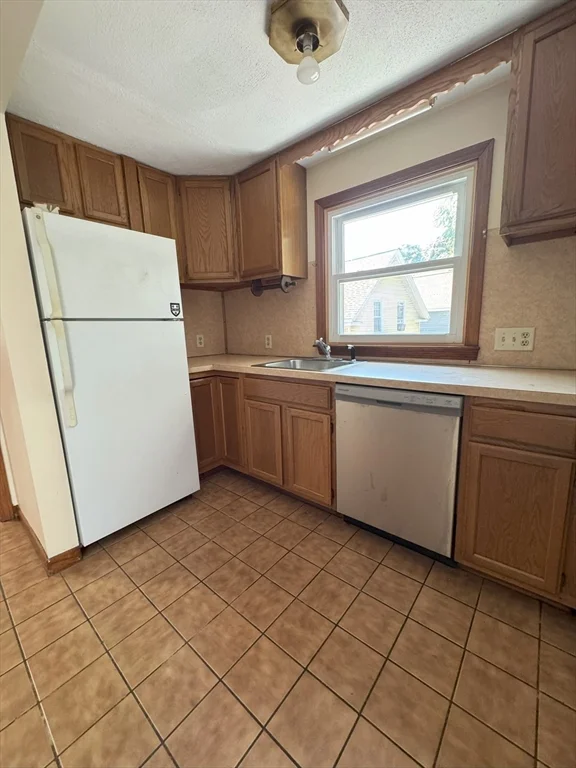 2 bed, 1 bath apartment for rent at 245 East St Unit 2, East Dedham — photo 4 of 12