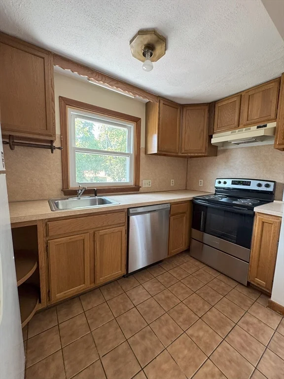 2 bed, 1 bath apartment for rent at 245 East St Unit 2, East Dedham — photo 5 of 12