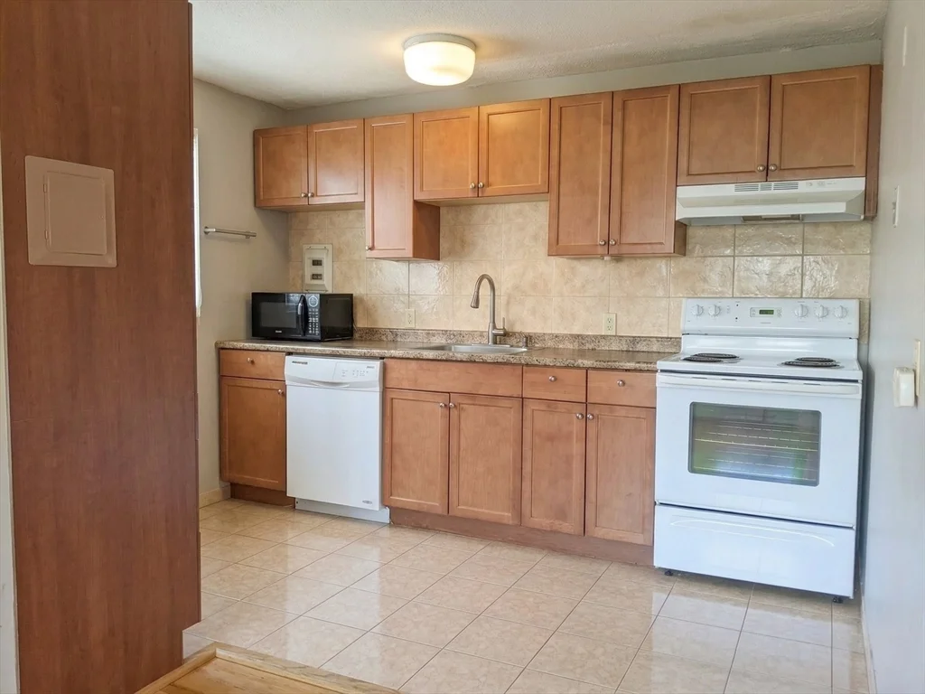 2 bed, 1 bath apartment for rent at 245 Kelton St Unit 22, Brighton — photo 2 of 8