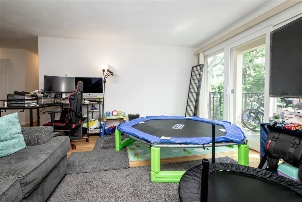 2 bed, 1 bath apartment for rent at 245 Lafayette St Unit 2D, Salem — photo 11 of 17