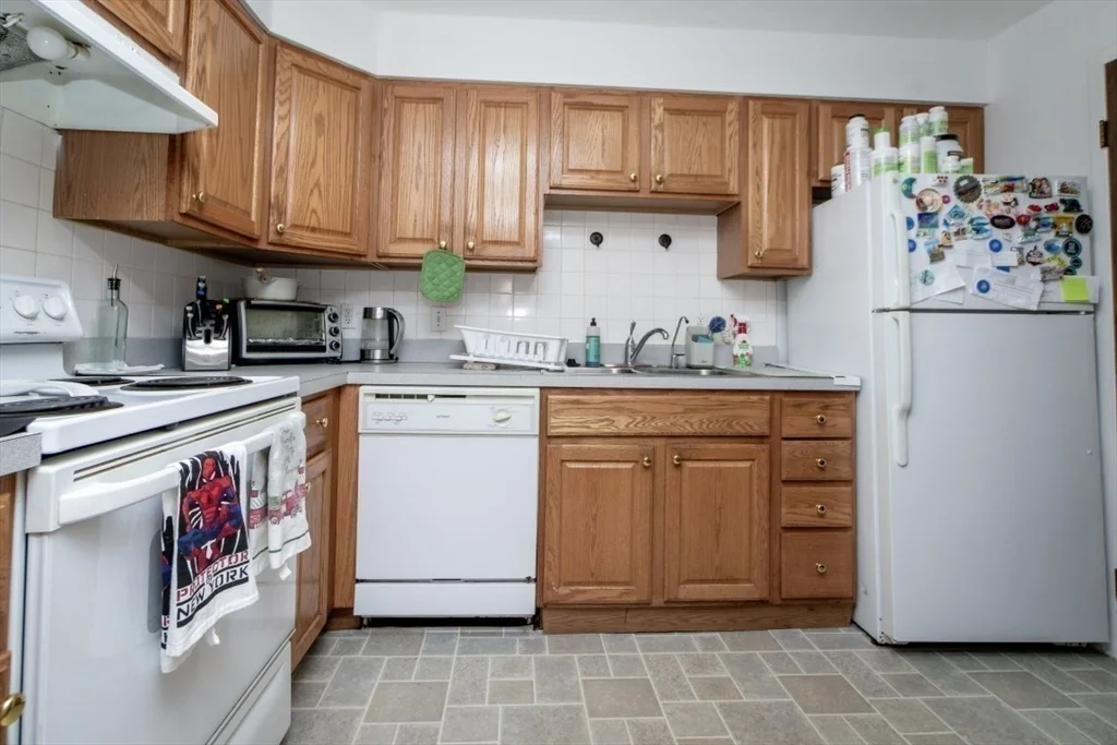 2 bed, 1 bath apartment for rent at 245 Lafayette St Unit 2D, Salem — photo 6 of 17