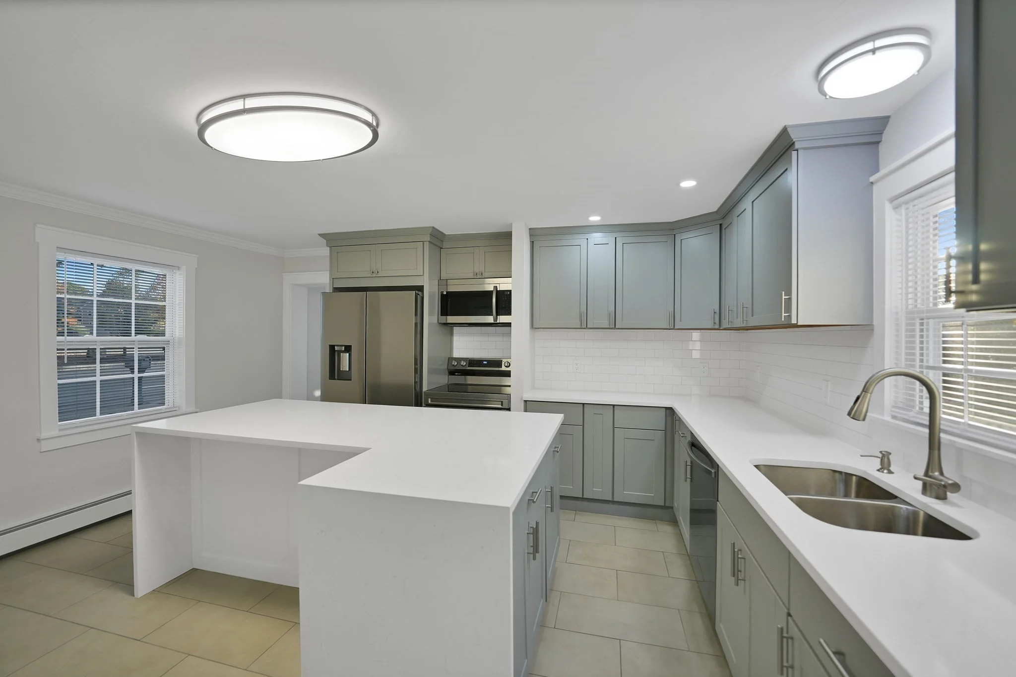 4 bed, 2 bath apartment for rent at 245 Wareham Rd, Marion — photo 4 of 39