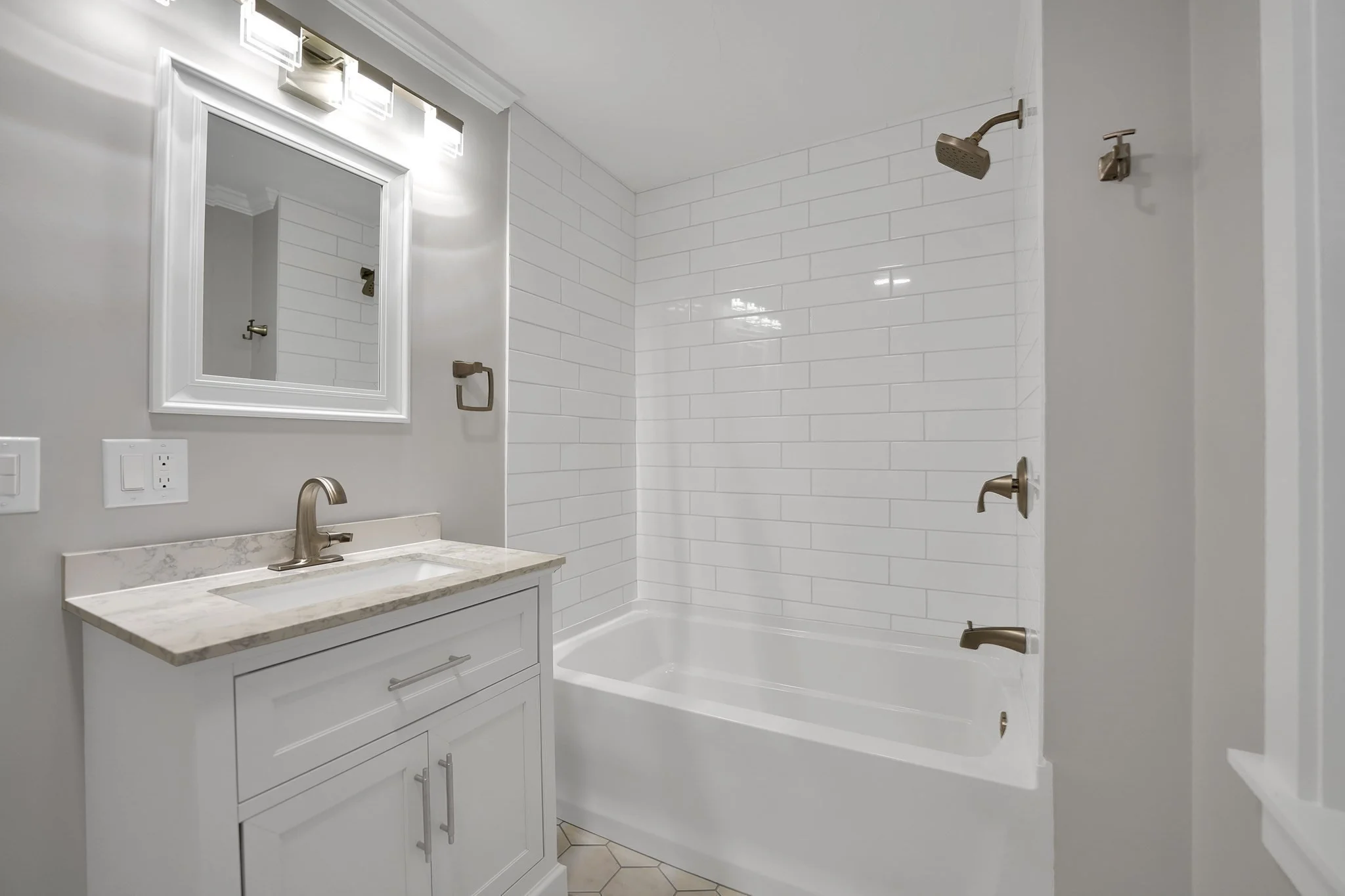 4 bed, 2 bath apartment for rent at 245 Wareham Rd, Marion — photo 10 of 39
