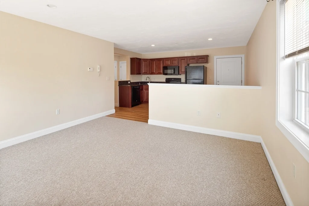 2 bed, 2 bath apartment for rent at 245 Willard St Unit 3, West Quincy — photo 5 of 10