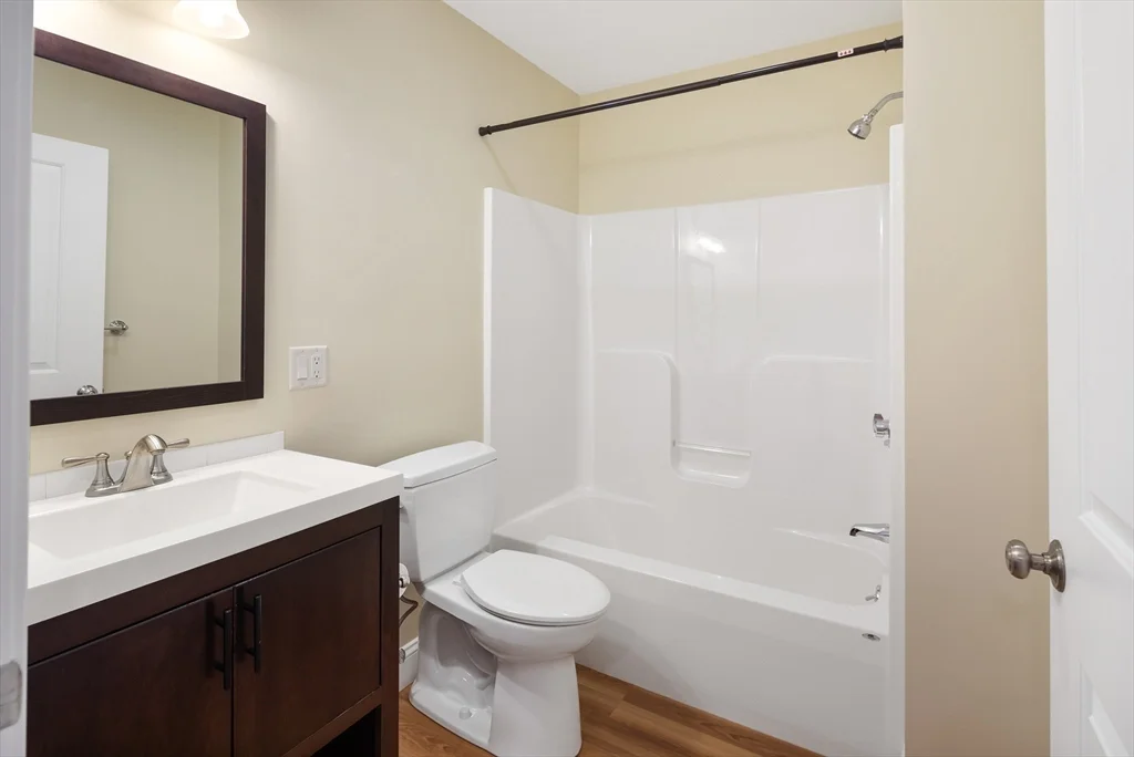 2 bed, 2 bath apartment for rent at 245 Willard St Unit 5, West Quincy — photo 7 of 11