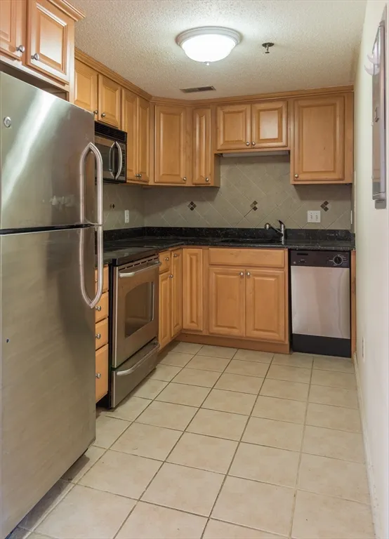 2 bed, 2 bath apartment for rent at 2456 Massachusetts Ave Unit 401, North Cambridge — photo 6 of 19
