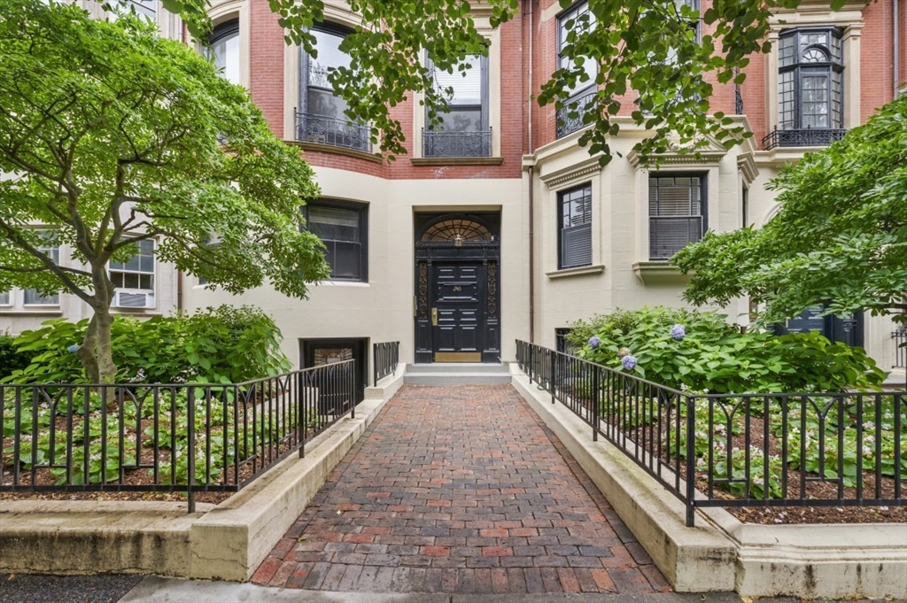 1 bed, 1 bath apartment for rent at 246 Beacon St Unit 4A, Back Bay