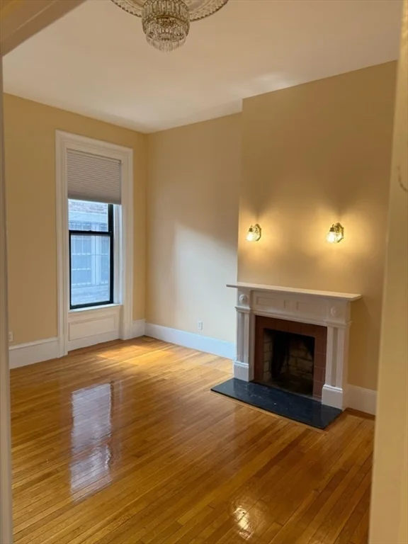 3 bed, 2 bath apartment for rent at 246 Commonwealth Ave Unit 3, Back Bay — photo 6 of 11