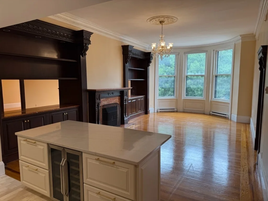 3 bed, 2 bath apartment for rent at 246 Commonwealth Ave Unit 3, Back Bay