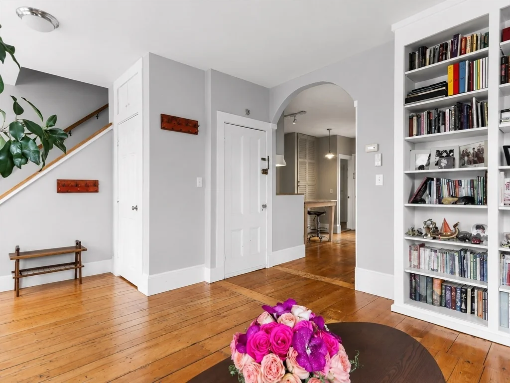3 bed, 2 bath apartment for rent at 246 Cypress St Unit 4, Brookline — photo 3 of 33