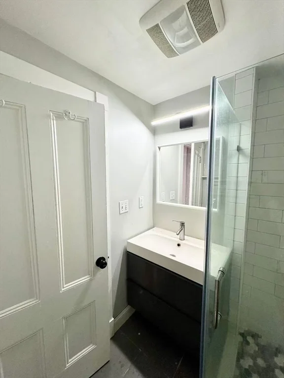 3 bed, 2 bath apartment for rent at 246 Cypress St Unit 4, Brookline — photo 18 of 33