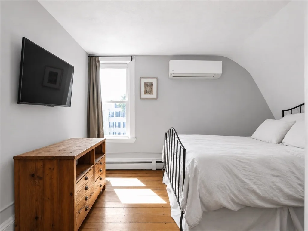 3 bed, 2 bath apartment for rent at 246 Cypress St Unit 4, Brookline — photo 20 of 33