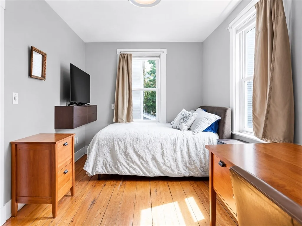 3 bed, 2 bath apartment for rent at 246 Cypress St Unit 4, Brookline — photo 16 of 33