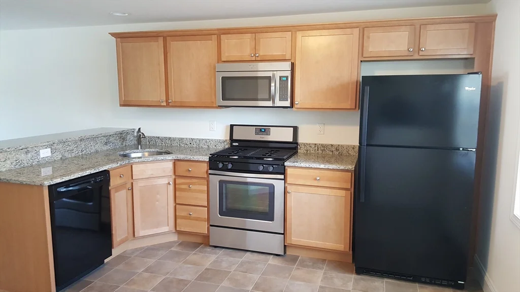 2 bed, 1 bath apartment for rent at 246 High Street Ext Unit 3, Lancaster — photo 2 of 17