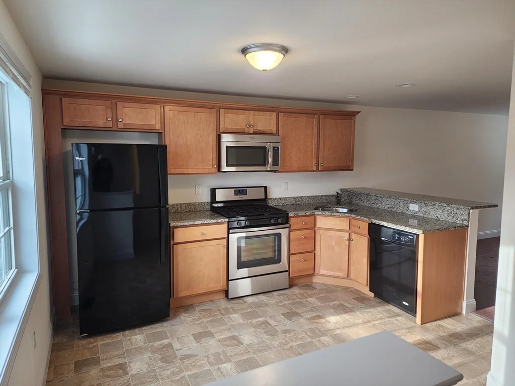 2 bed, 1 bath apartment for rent at 246 High Street Ext Unit 3, Lancaster — photo 3 of 17
