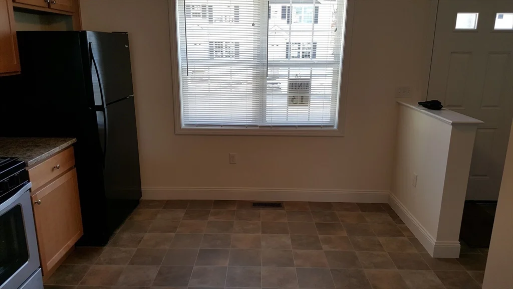 2 bed, 1 bath apartment for rent at 246 High Street Ext Unit 3, Lancaster — photo 4 of 17