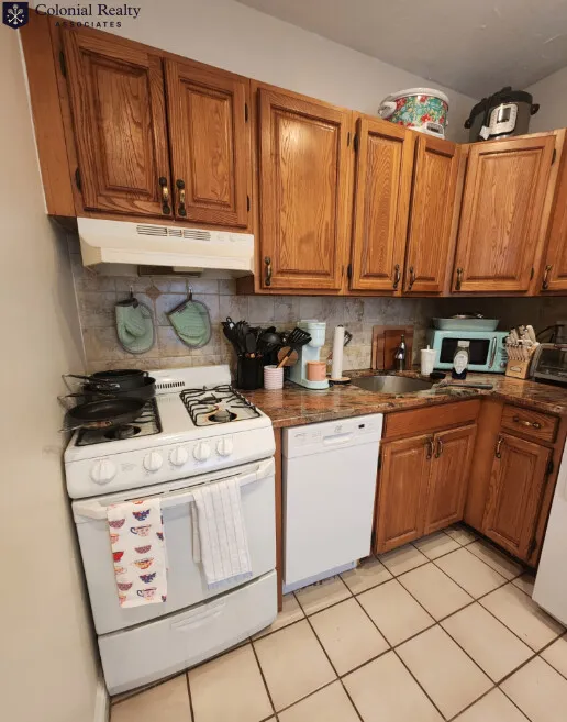 2 bed, 1 bath apartment for rent at 246 Kelton St Unit 9, Brighton — photo 6 of 23