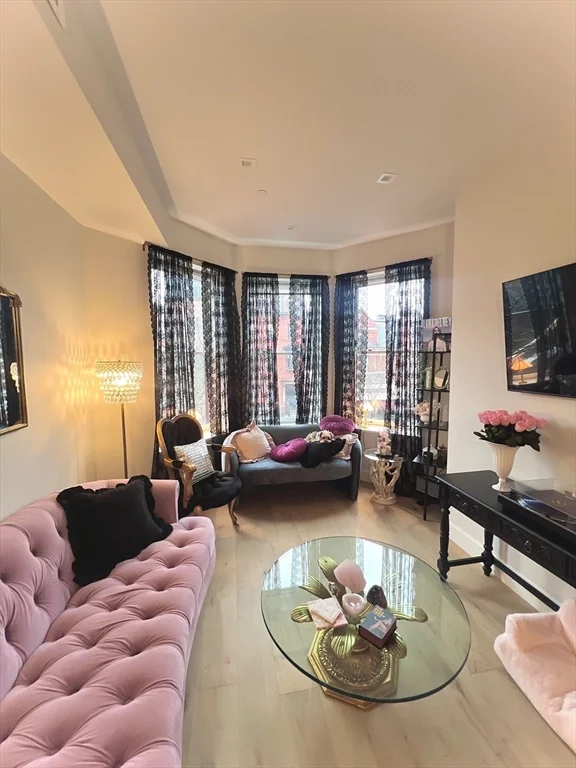 2 bed, 1 bath apartment for rent at 246 Newbury Unit 1, Back Bay — photo 4 of 17