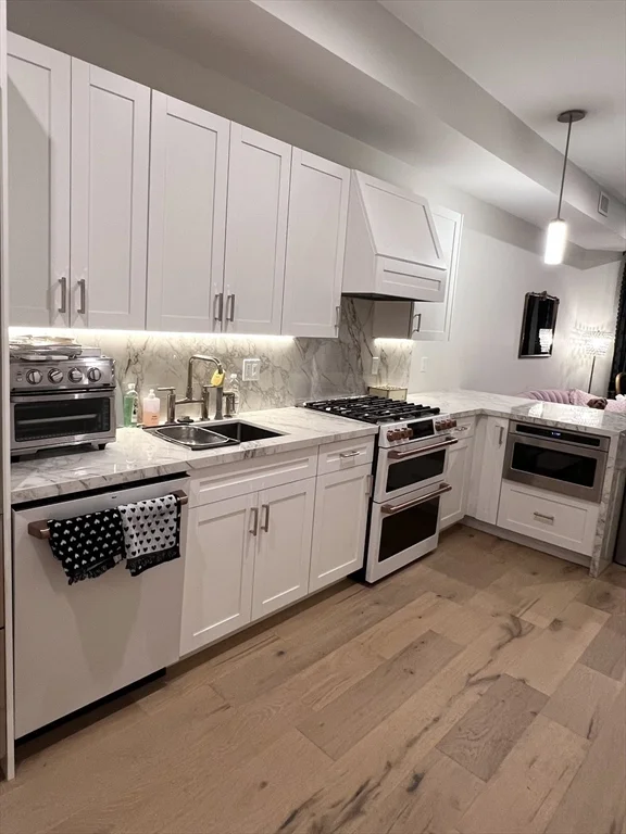 2 bed, 1 bath apartment for rent at 246 Newbury Unit 1, Back Bay — photo 2 of 17