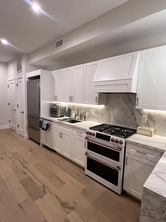 2 bed, 1 bath apartment for rent at 246 Newbury Unit 1, Back Bay