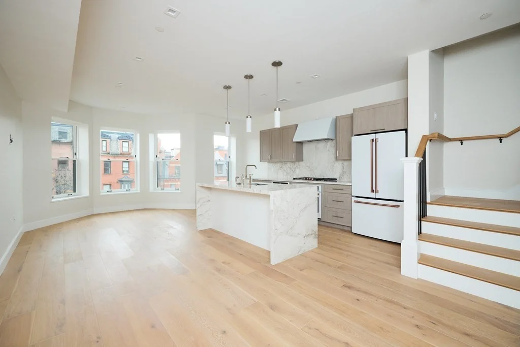 3 bed, 2 bath apartment for rent at 246 Newbury Unit PH, Back Bay — photo 3 of 33