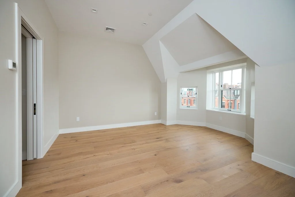 3 bed, 2 bath apartment for rent at 246 Newbury Unit PH, Back Bay — photo 28 of 33