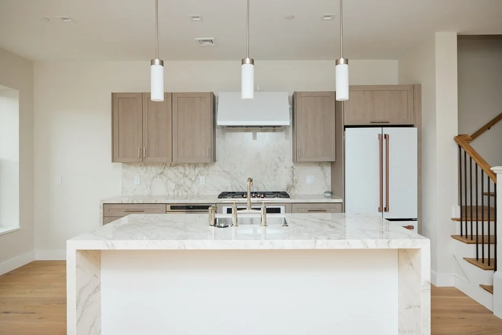 3 bed, 2 bath apartment for rent at 246 Newbury Unit PH, Back Bay — photo 20 of 33