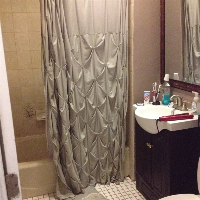 2 bed, 1 bath apartment for rent at 246 North St Unit 2, North End — photo 6 of 7
