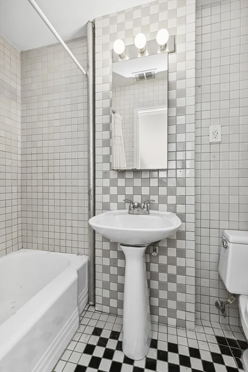 1 bed, 1 bath apartment for rent at 247 Beacon St Unit 2, Back Bay — photo 6 of 6