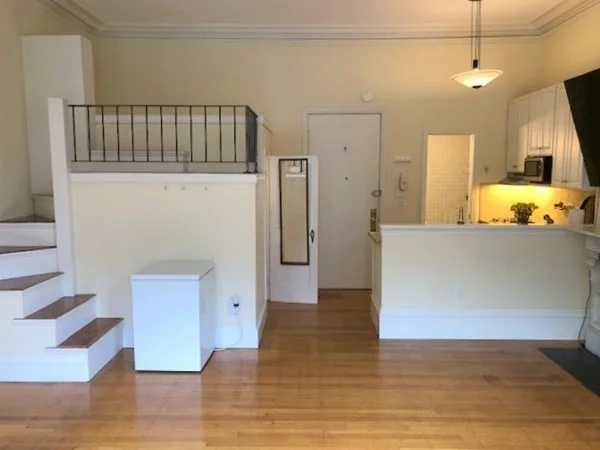 Studio bed, 1 bath apartment for rent at 247 Beacon St Unit 3, Back Bay